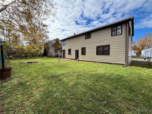 15 4th Street, Evans, NY 14006