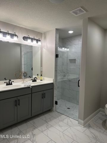 375 Country Garden Drive, Southaven, MS 38671