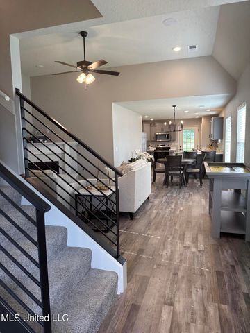 375 Country Garden Drive, Southaven, MS 38671