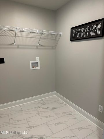 375 Country Garden Drive, Southaven, MS 38671