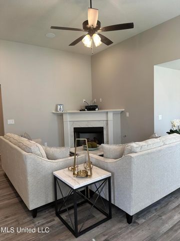 375 Country Garden Drive, Southaven, MS 38671