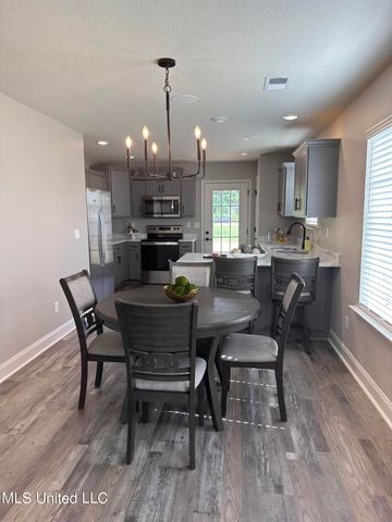 375 Country Garden Drive, Southaven, MS 38671