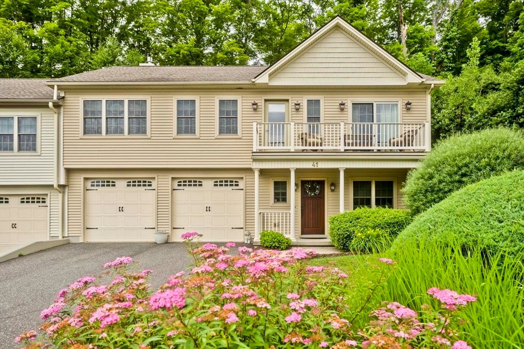 717 Northampton St 41, Holyoke, MA 01040