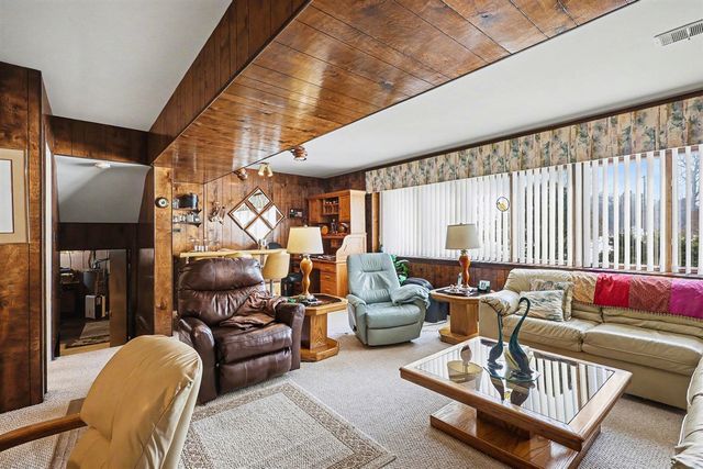 6142 Lake Harbor Road, Norton Shores, MI 49441