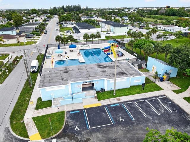 402 NW 12th Avenue, Boynton Beach, FL 33435