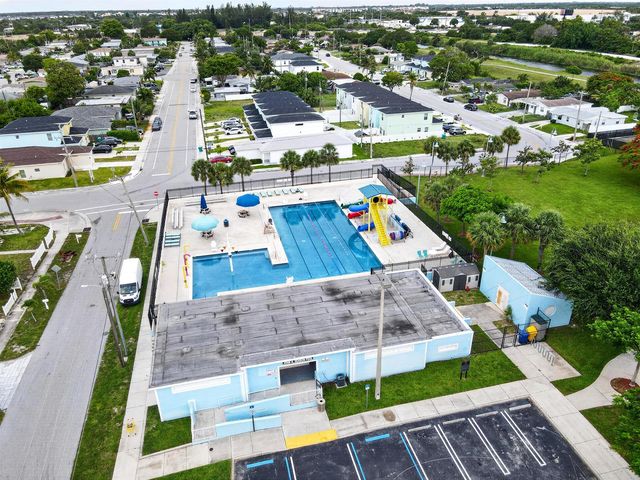 402 NW 12th Avenue, Boynton Beach, FL 33435