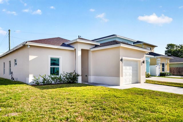 402 NW 12th Avenue, Boynton Beach, FL 33435