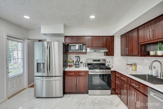 17 Myrtle Road, East Brunswick, NJ 08816