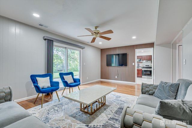 17 Myrtle Road, East Brunswick, NJ 08816