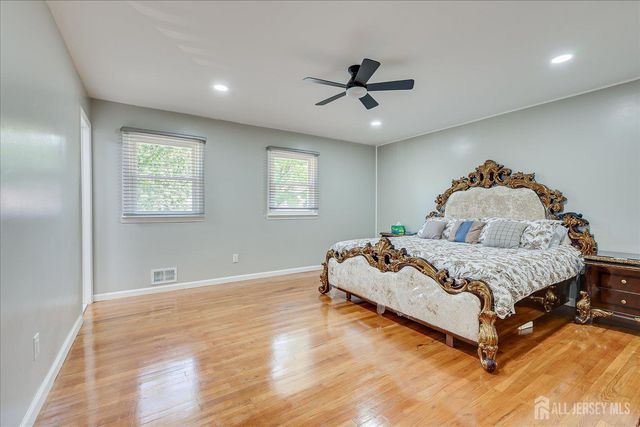 17 Myrtle Road, East Brunswick, NJ 08816