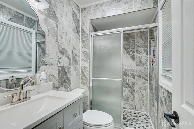 17 Myrtle Road, East Brunswick, NJ 08816