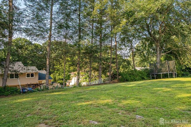 17 Myrtle Road, East Brunswick, NJ 08816