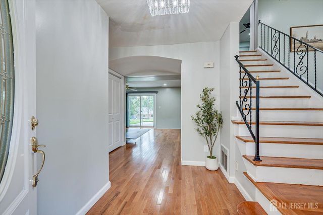 17 Myrtle Road, East Brunswick, NJ 08816