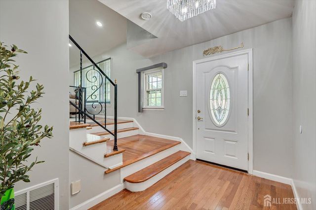 17 Myrtle Road, East Brunswick, NJ 08816