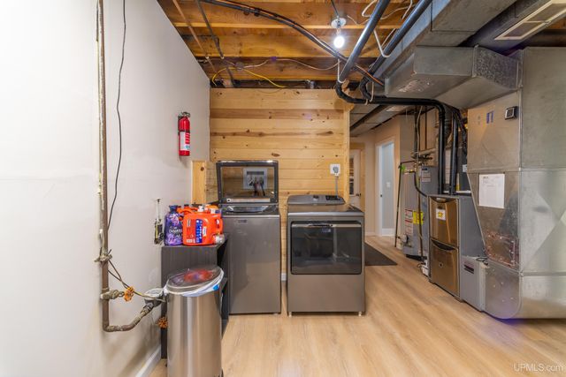 1250 Cleveland Avenue, Marquette, MI 49855