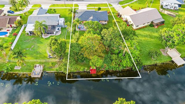 113 Cordoba Circle, Royal Palm Beach, FL 33411