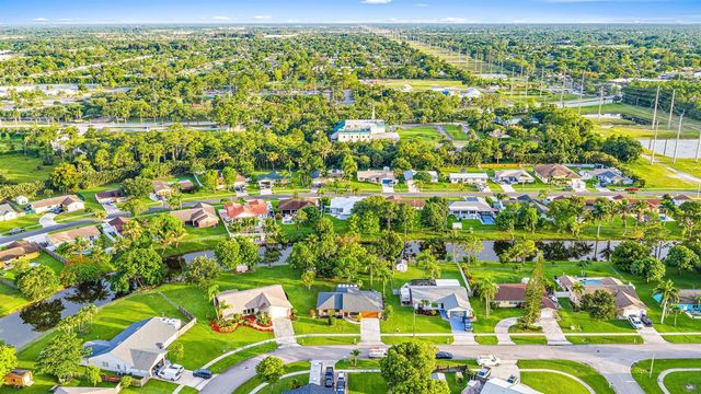 113 Cordoba Circle, Royal Palm Beach, FL 33411