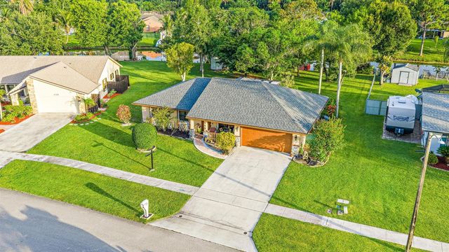 113 Cordoba Circle, Royal Palm Beach, FL 33411