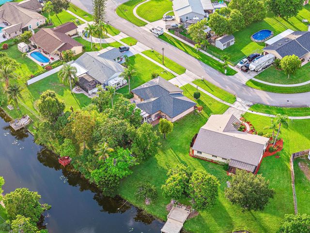 113 Cordoba Circle, Royal Palm Beach, FL 33411