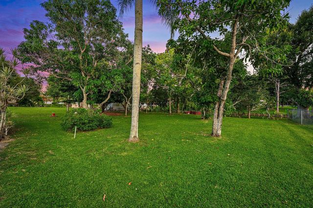 113 Cordoba Circle, Royal Palm Beach, FL 33411