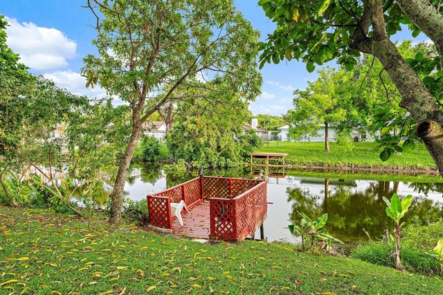 113 Cordoba Circle, Royal Palm Beach, FL 33411