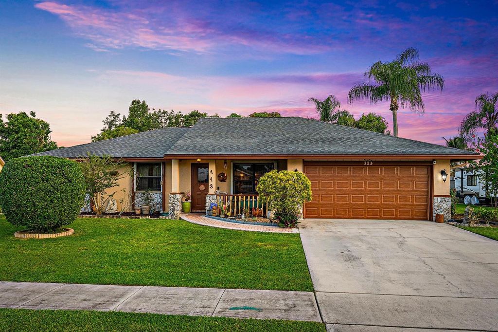 113 Cordoba Circle, Royal Palm Beach, FL 33411