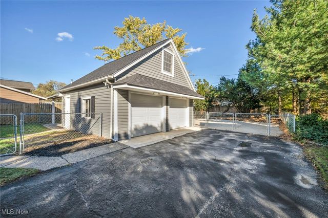 2063 Columbia Road, Westlake, OH 44145