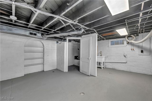 2063 Columbia Road, Westlake, OH 44145