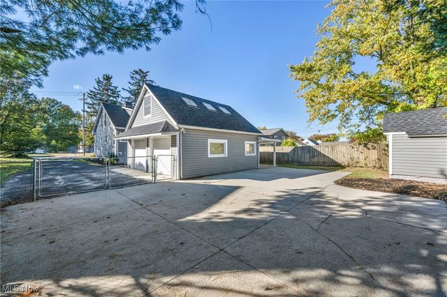 2063 Columbia Road, Westlake, OH 44145