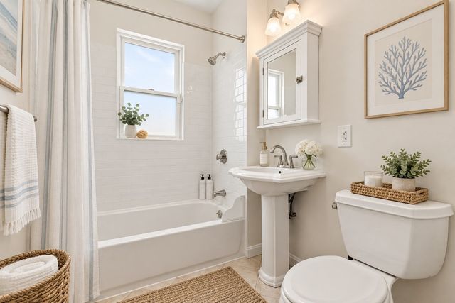 80 Harbor View St 2, Boston, MA 02125