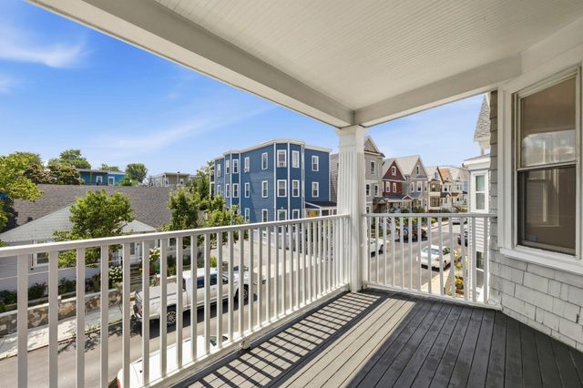 80 Harbor View St 2, Boston, MA 02125