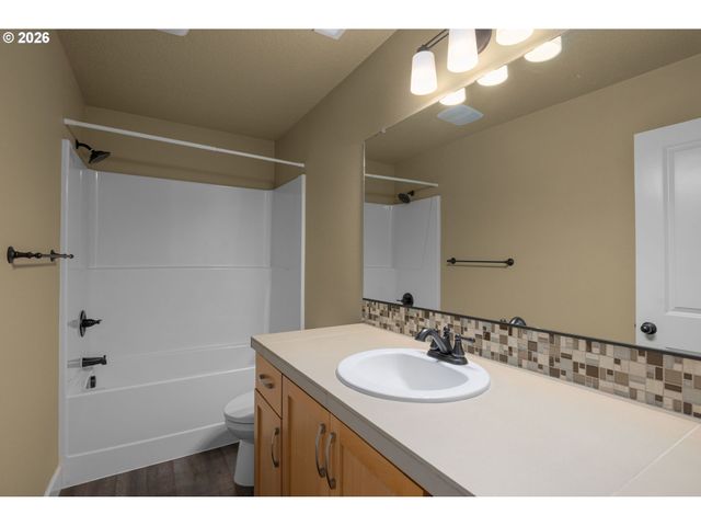 9126 N SEWARD Ave, Portland, OR 97217