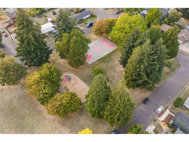 9126 N SEWARD Ave, Portland, OR 97217