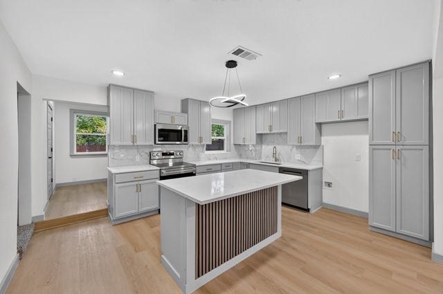 1721 IDA Street, Arlington, TX 76010