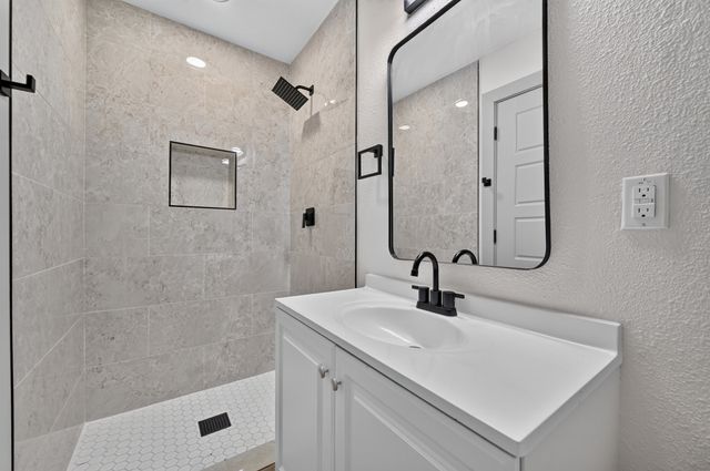 1721 IDA Street, Arlington, TX 76010
