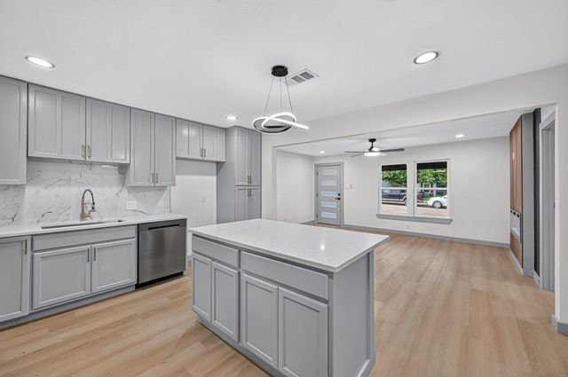1721 IDA Street, Arlington, TX 76010