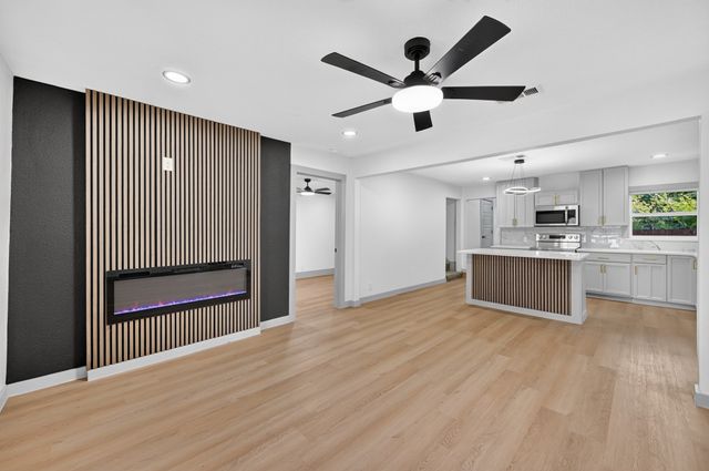 1721 IDA Street, Arlington, TX 76010