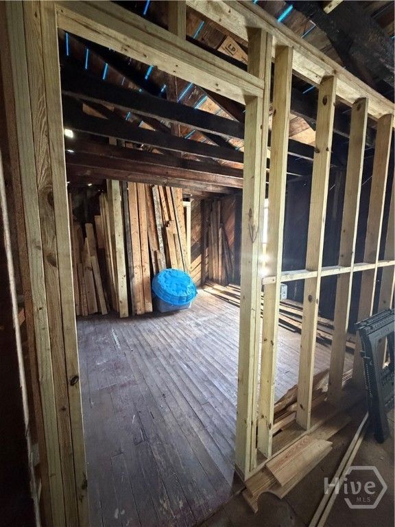 Image 4 of property listing at 613 W 41st Street, Savannah, GA 31415