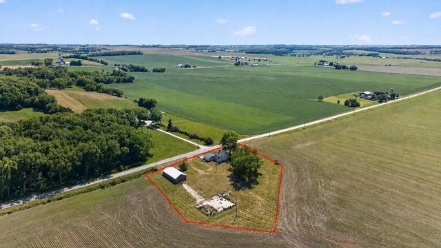 W1012 Spring Creek Road, Brodhead, WI 53520