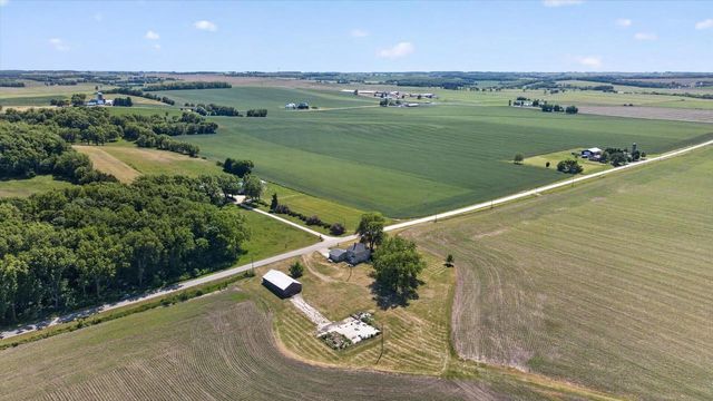 W1012 Spring Creek Road, Brodhead, WI 53520