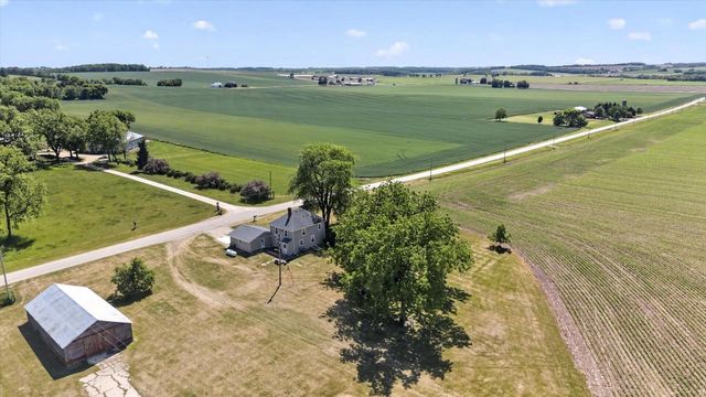 W1012 Spring Creek Road, Brodhead, WI 53520