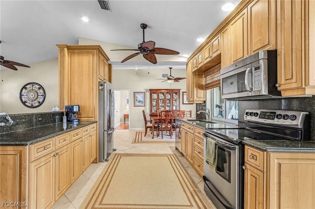 1932 SE 8th AVE, Cape Coral, FL 33990