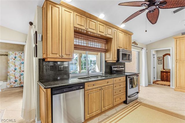 1932 SE 8th AVE, Cape Coral, FL 33990