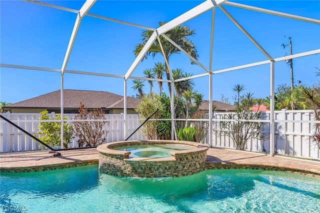 1932 SE 8th AVE, Cape Coral, FL 33990