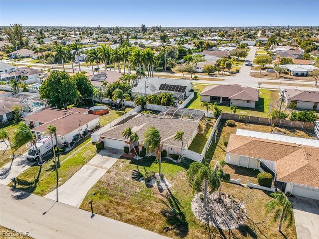 1932 SE 8th AVE, Cape Coral, FL 33990