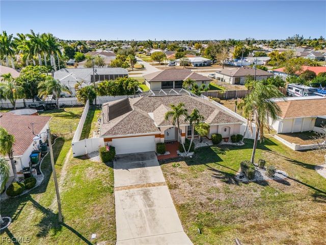 1932 SE 8th AVE, Cape Coral, FL 33990
