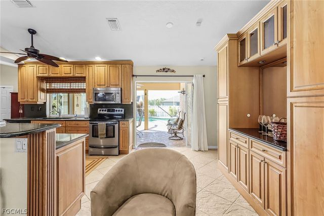 1932 SE 8th AVE, Cape Coral, FL 33990