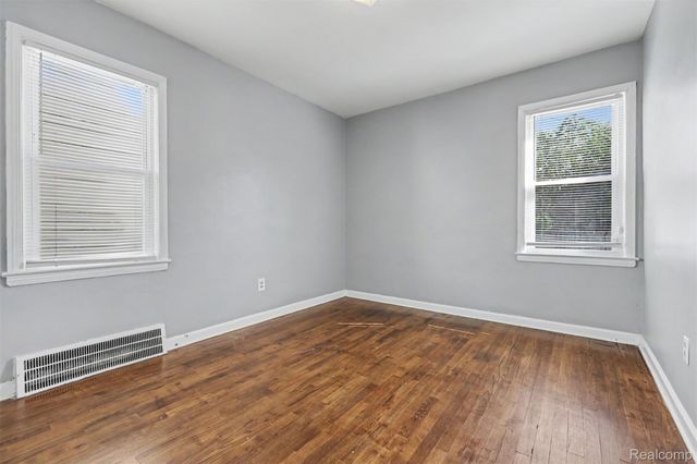 6436 Grandville Avenue, Detroit, MI 48228