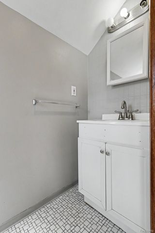 6436 Grandville Avenue, Detroit, MI 48228