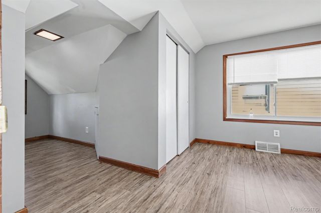6436 Grandville Avenue, Detroit, MI 48228